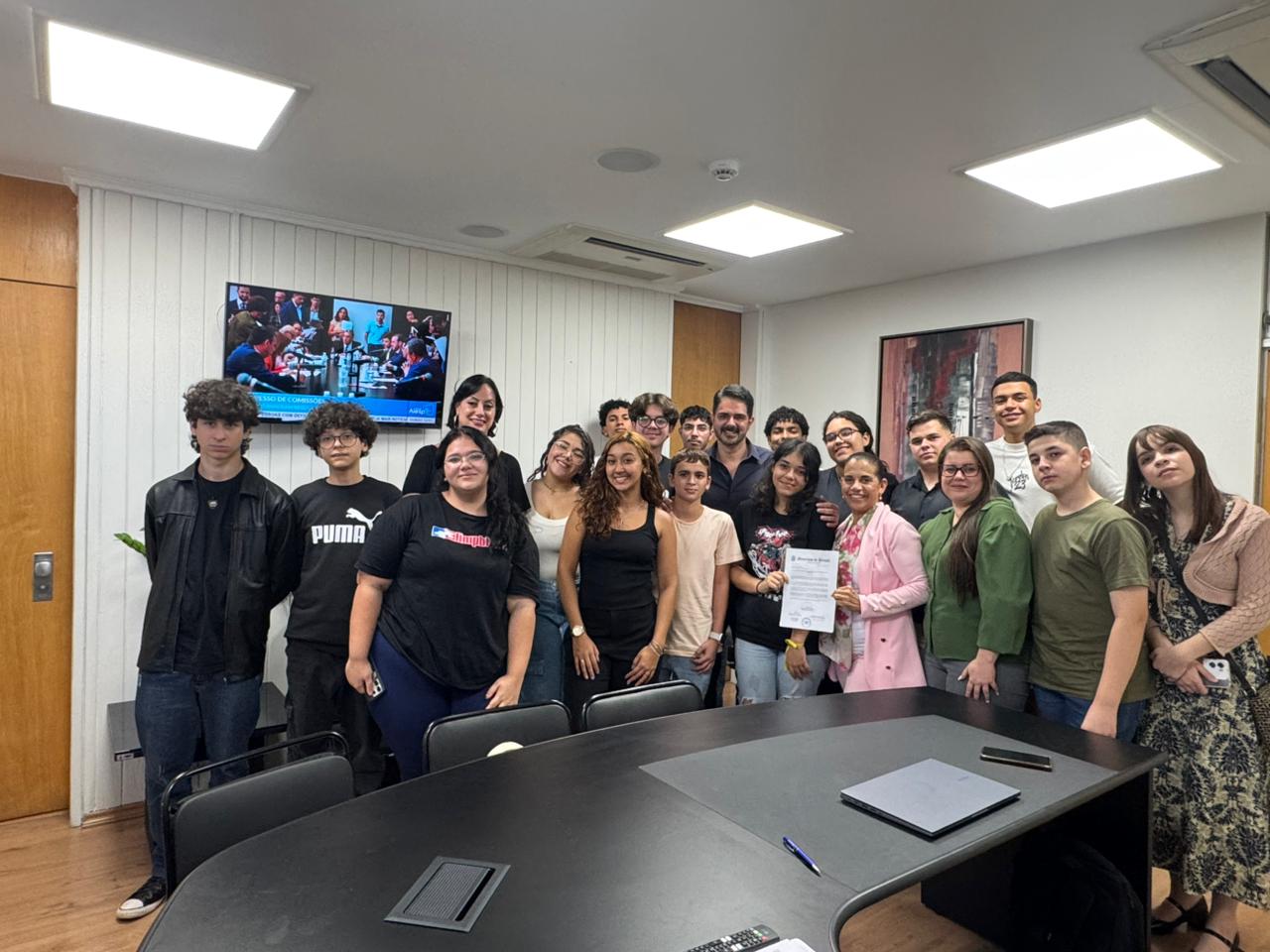 Alunos do Grêmio Estudantil do Pujol visitam a Alesp em SP