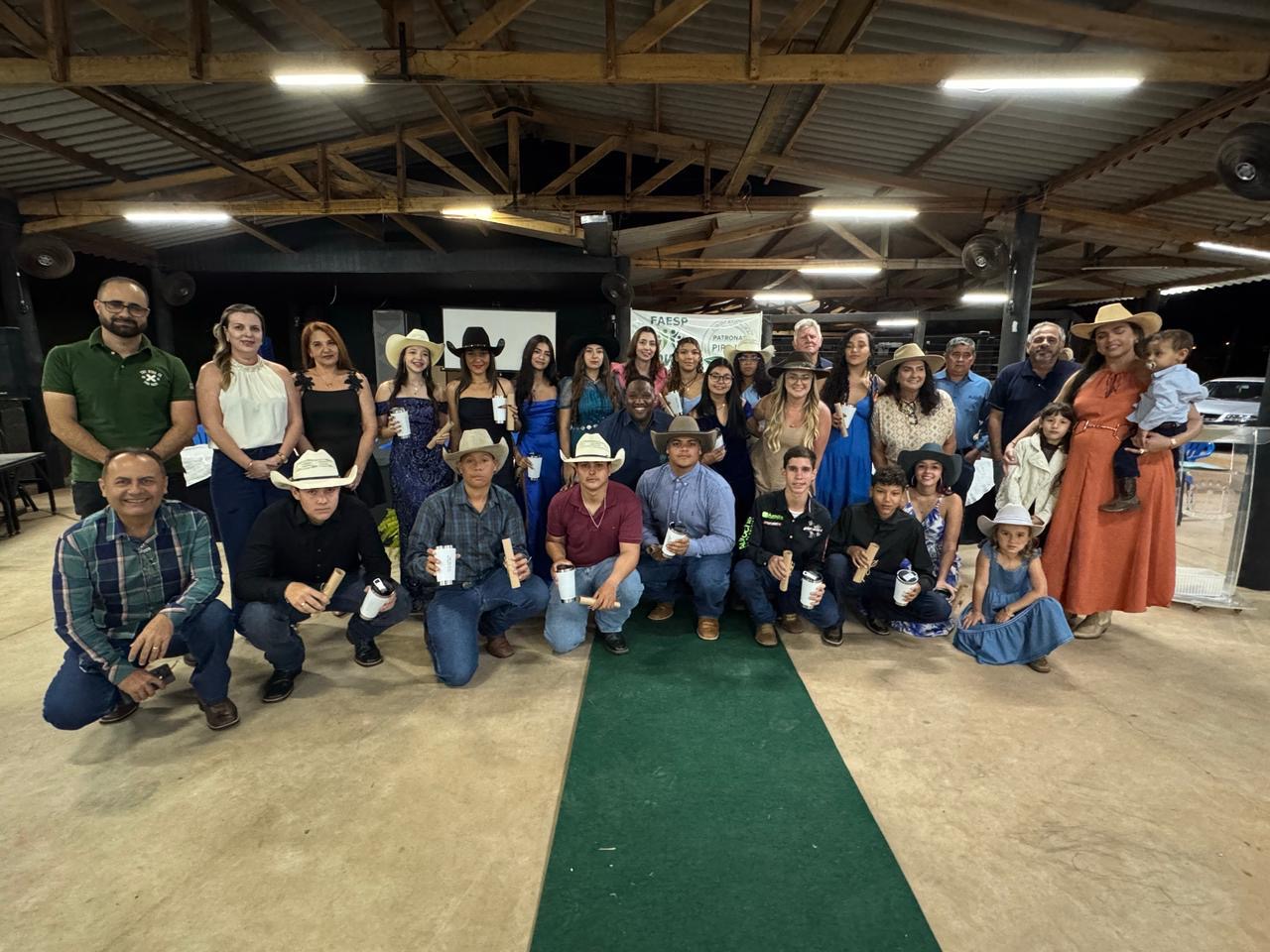 Jovens agricultores participam de formatura em Pirajuí
