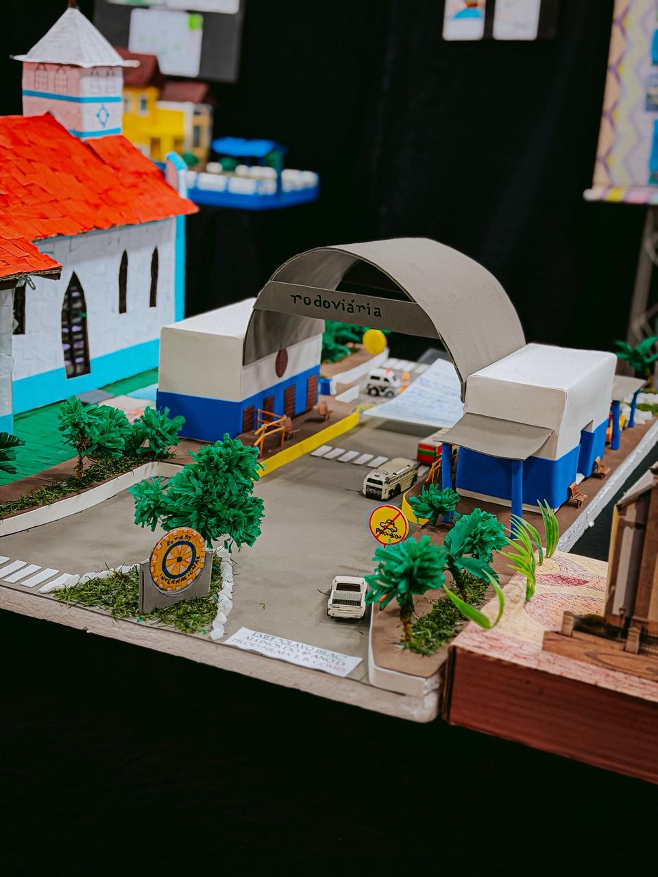Câmara de Pirajuí expõe maquetes da cidade feitas por alunos de escolas públicas e privadas