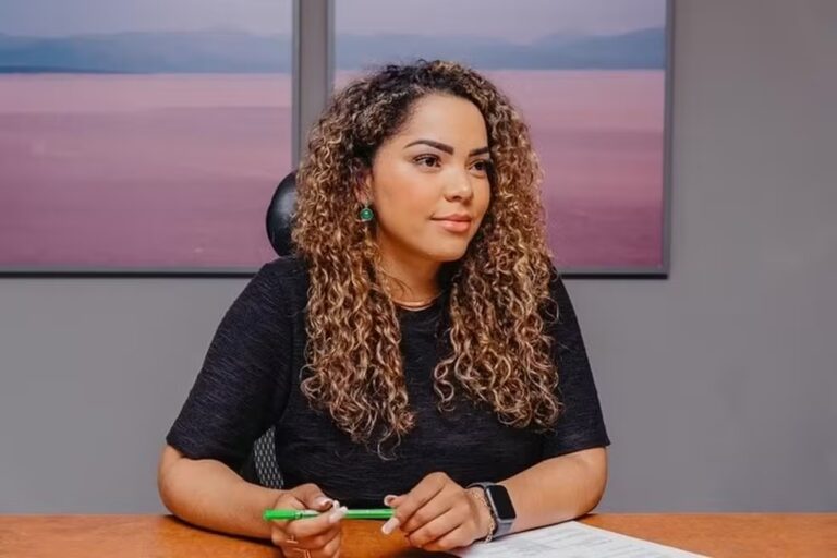 Câmara de Bauru aprova Processante para analisar conduta de Suéllen Rosim